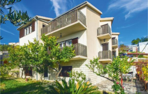 3 Bedroom Amazing Apartment In Podstrana